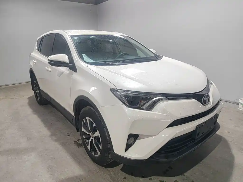 Toyota RAV4 — фото 22