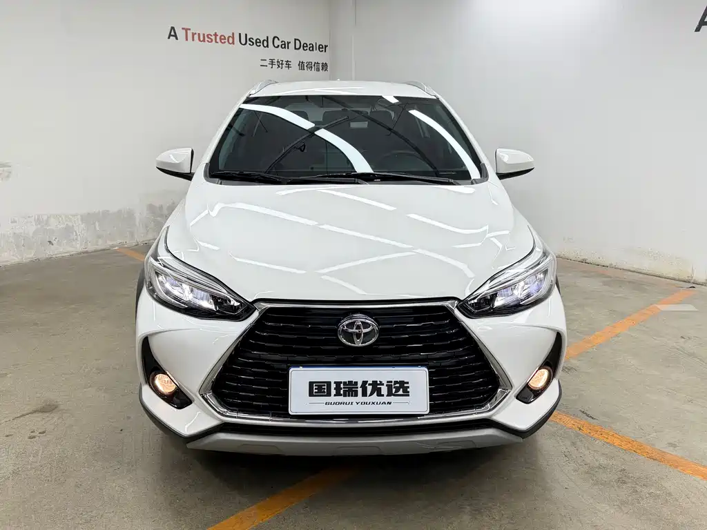 Toyota Yaris L — фото 2