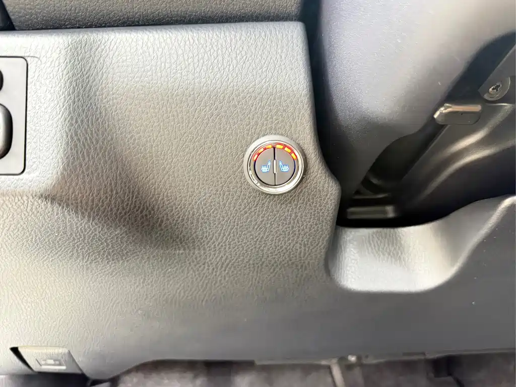 Toyota Yaris L — фото 15