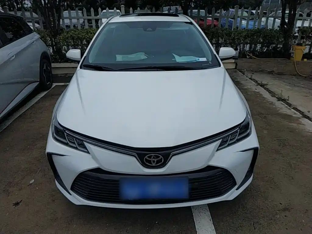 Toyota Corolla — фото 3