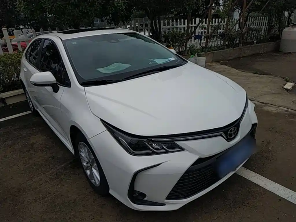 Toyota Corolla — фото 4