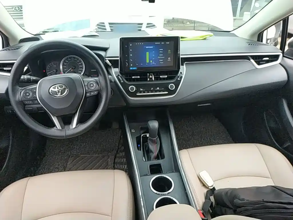 Toyota Corolla — фото 10