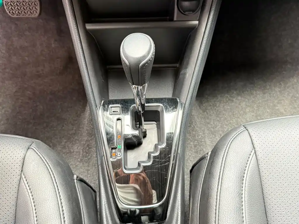 Toyota Yaris L — фото 14