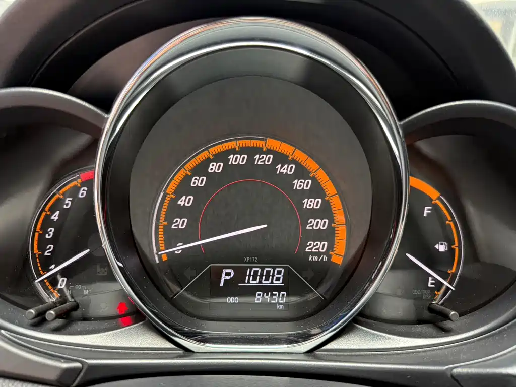 Toyota Yaris L — фото 23