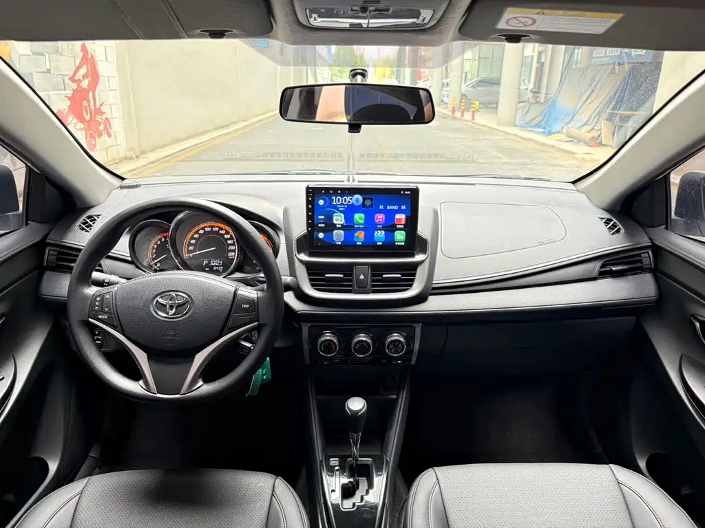 Toyota Yaris L — фото 8