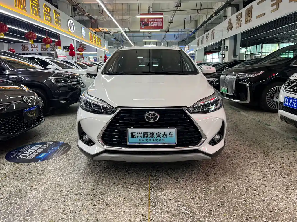 Toyota Yaris L — фото 2