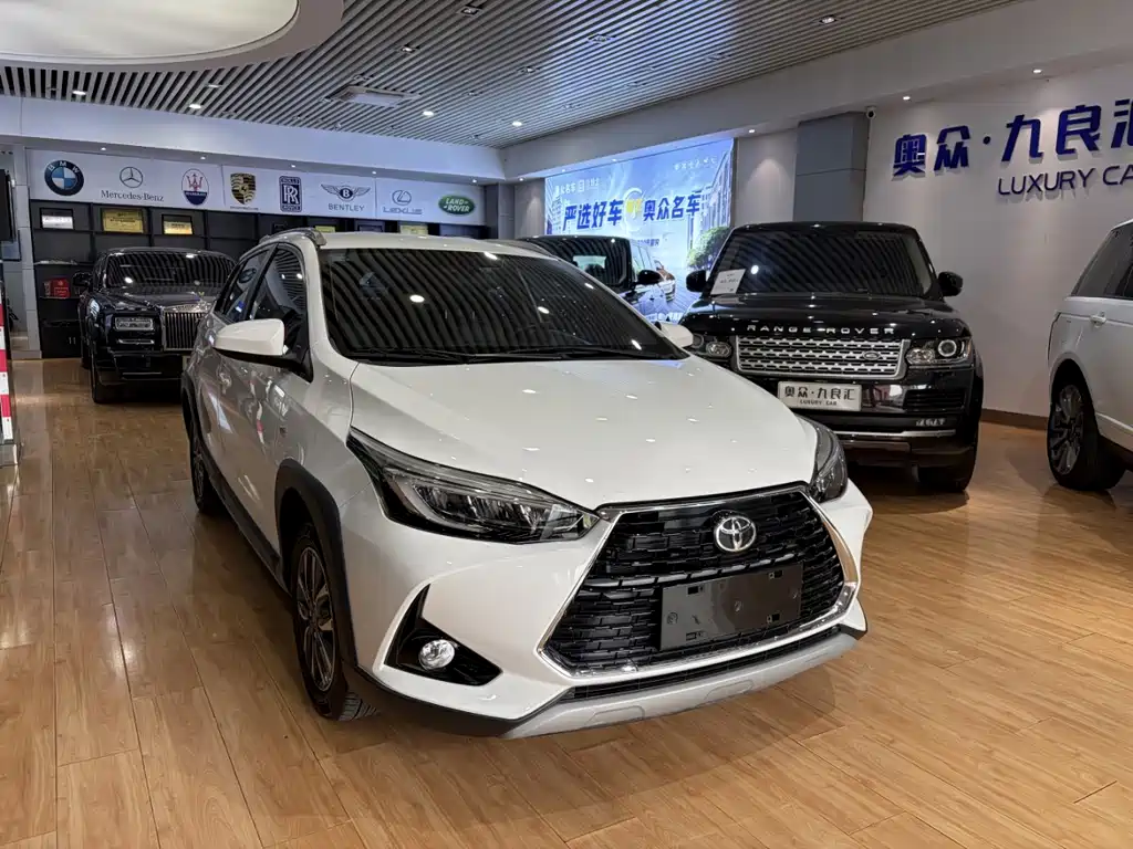 Toyota Yaris L — фото 2