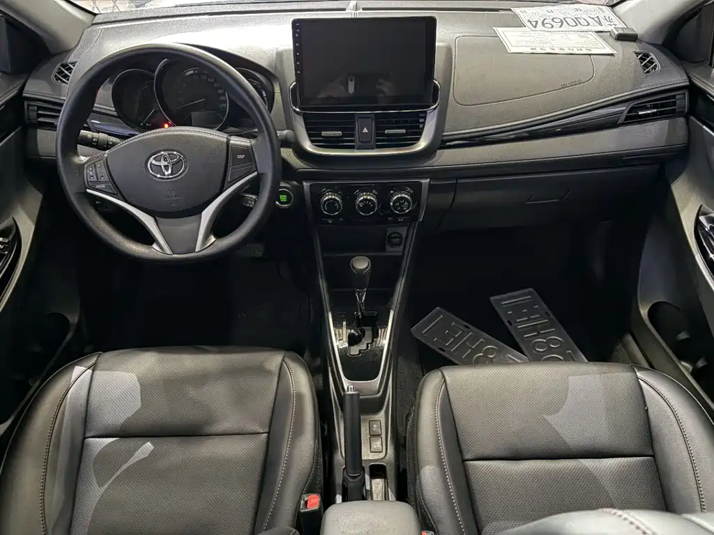 Toyota Yaris L — фото 6