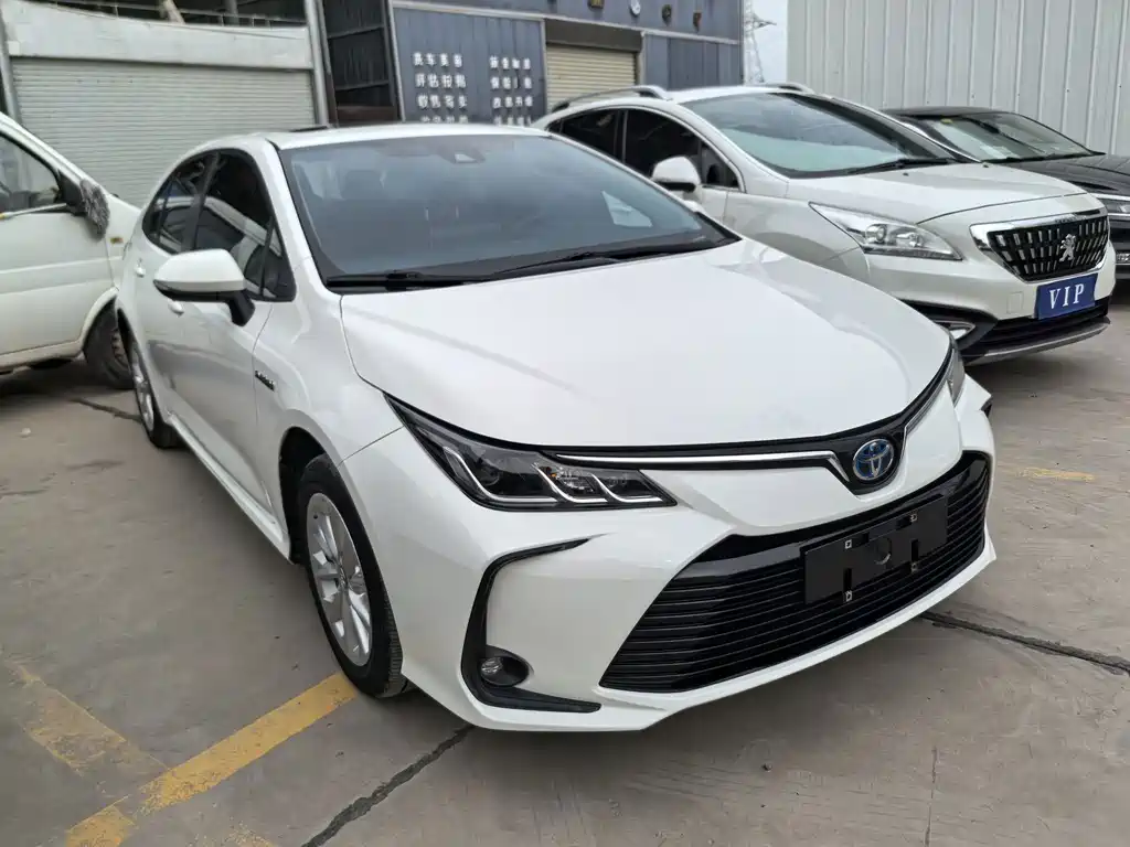Toyota Corolla — фото 3