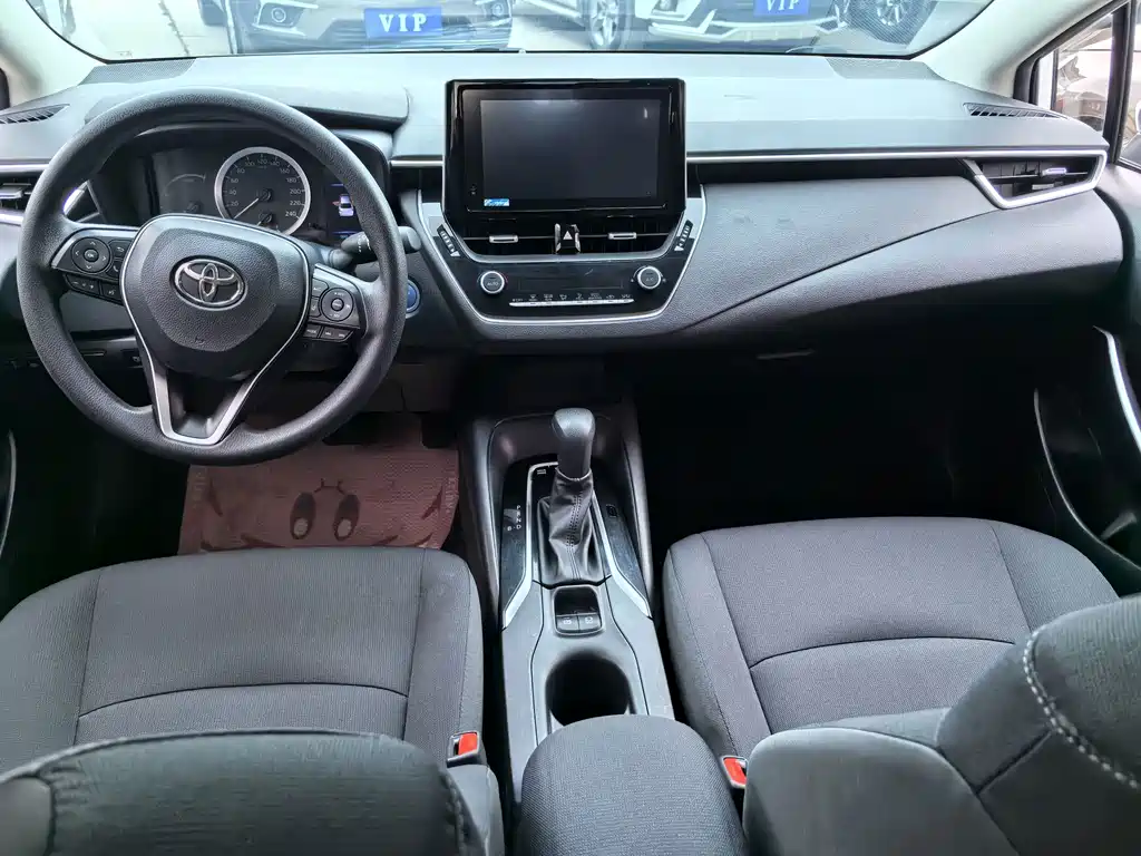 Toyota Corolla — фото 7