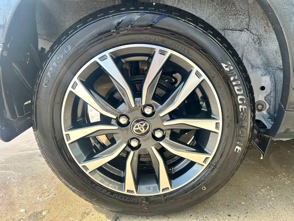 Toyota Yaris L — фото 20