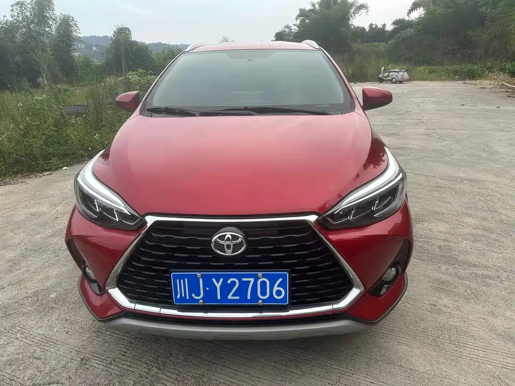 Toyota Yaris L — фото 2