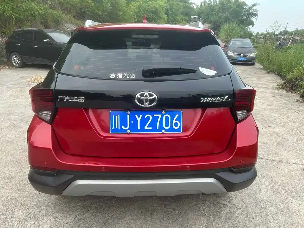 Toyota Yaris L — фото 9