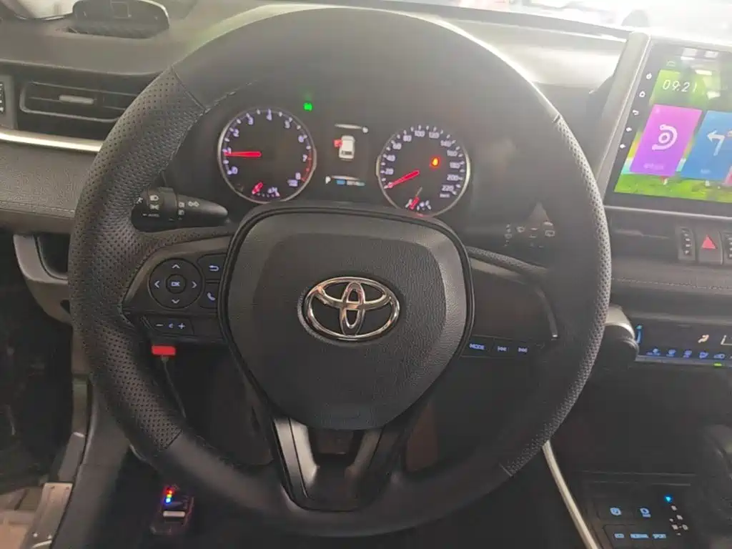 Toyota Wildlander — фото 11