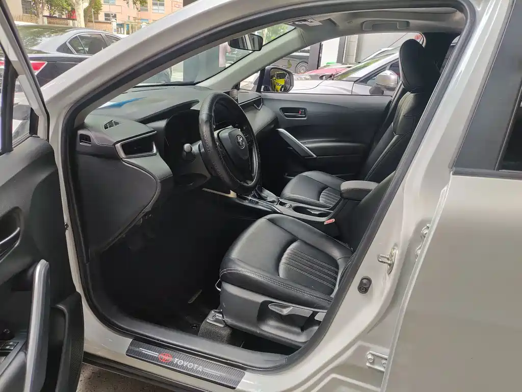 Toyota Corolla Cross — фото 4
