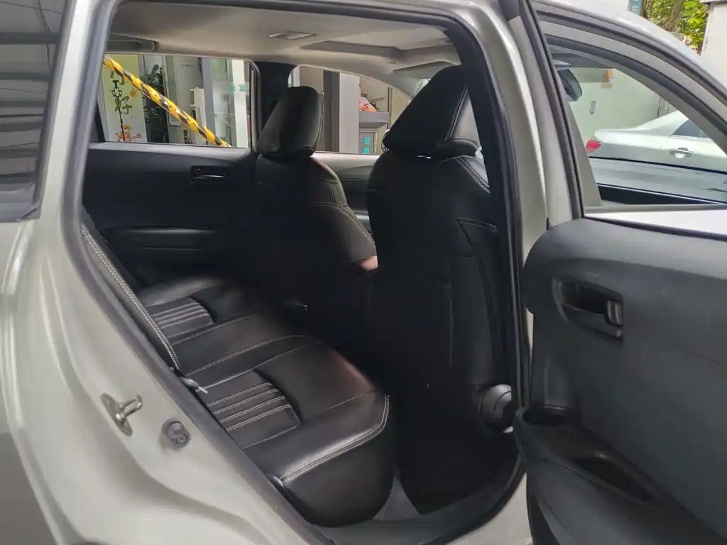 Toyota Corolla Cross — фото 10