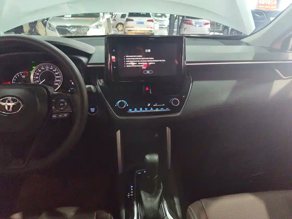 Toyota Corolla Cross — фото 9