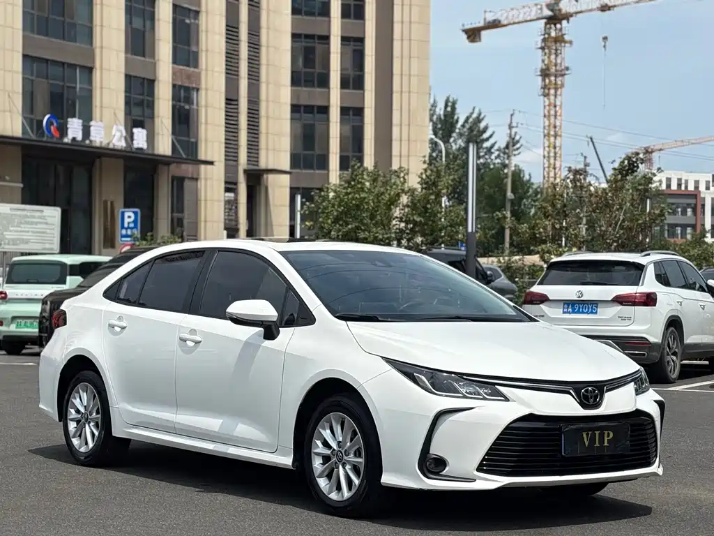 Toyota Corolla — фото 2