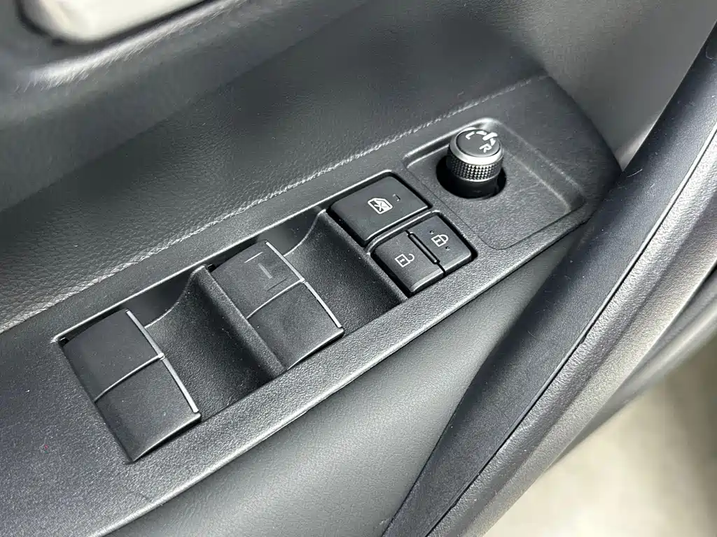 Toyota Corolla — фото 11