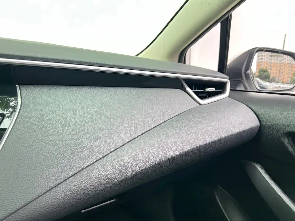 Toyota Corolla — фото 14