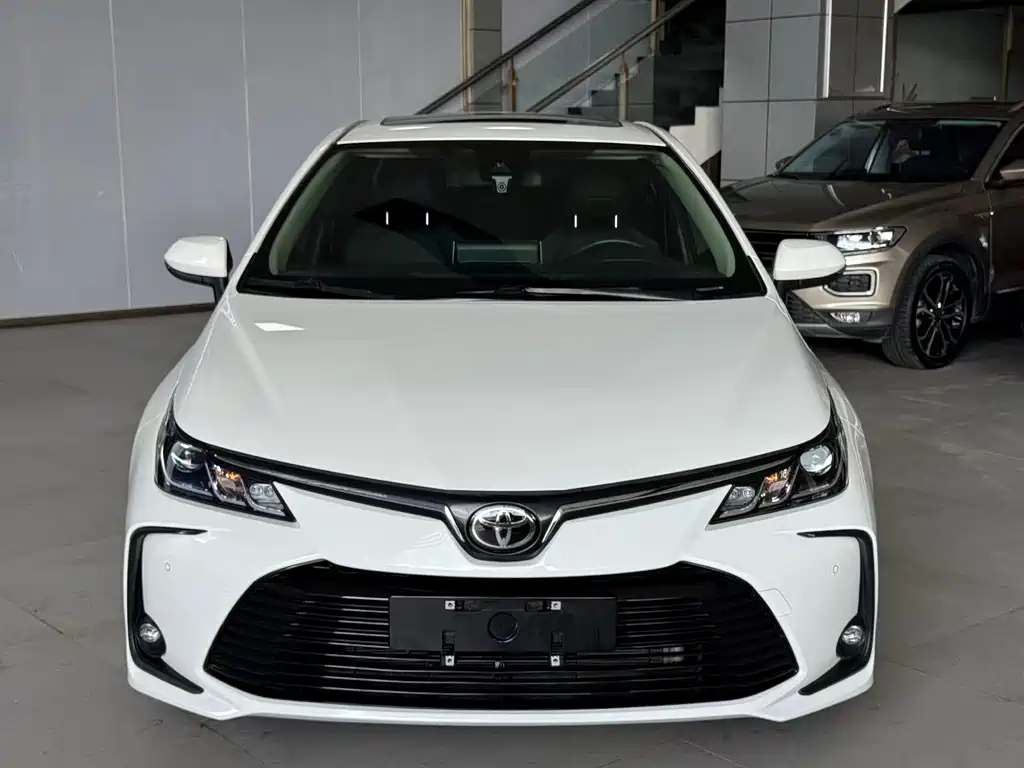 Toyota Corolla — фото 2