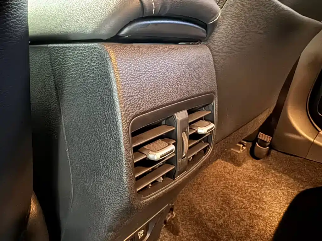 Toyota Corolla — фото 11