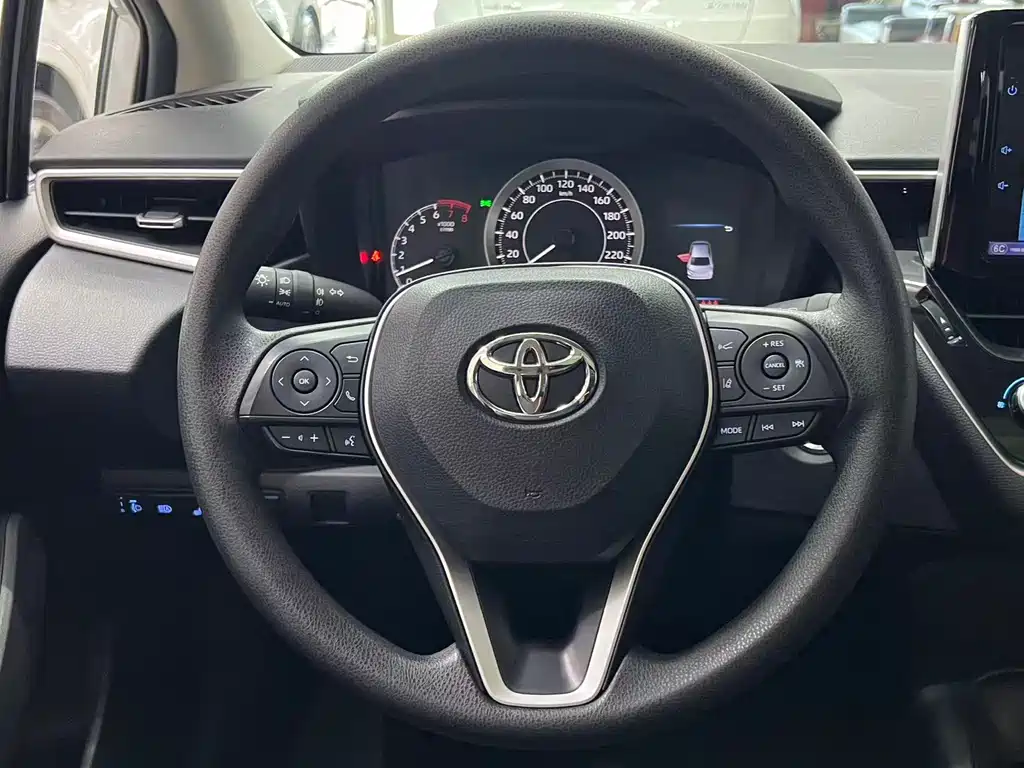 Toyota Corolla — фото 9