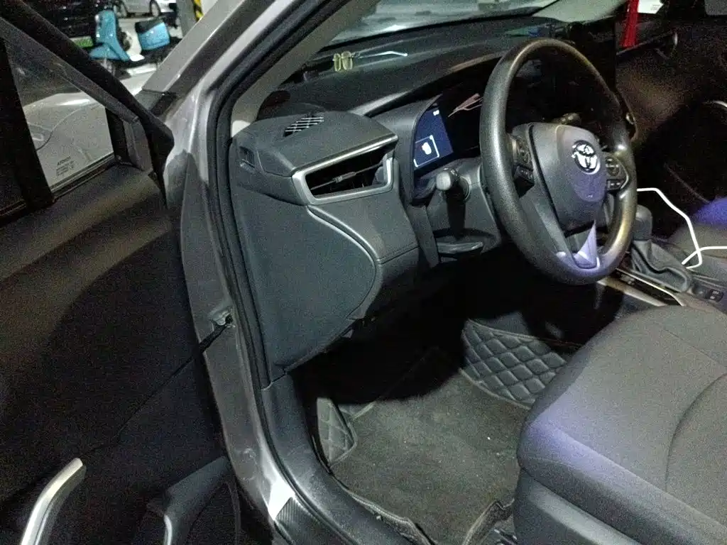 Toyota Corolla Cross — фото 14