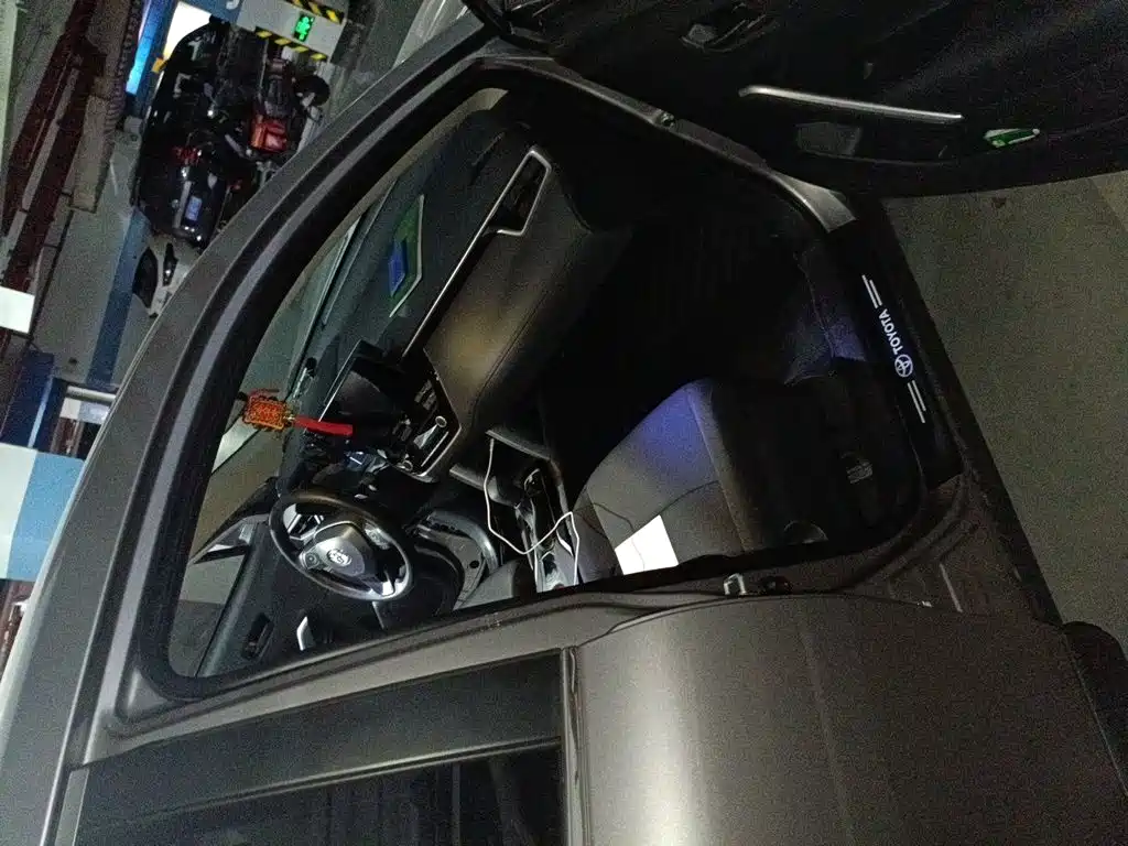 Toyota Corolla Cross — фото 20