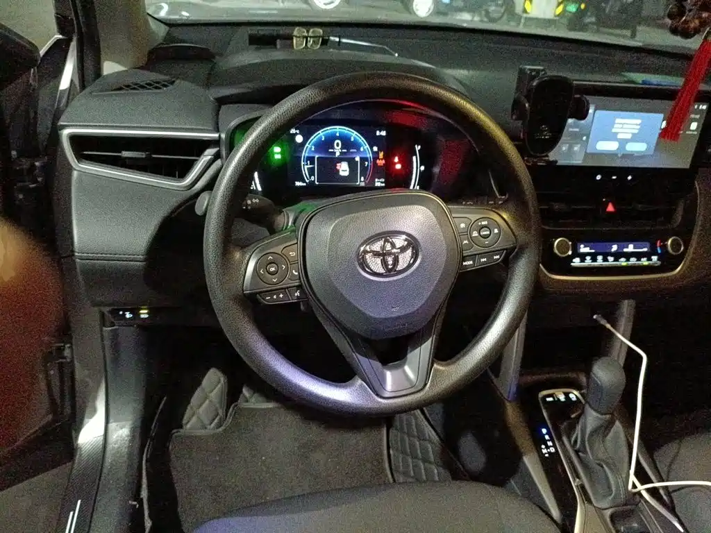 Toyota Corolla Cross — фото 3