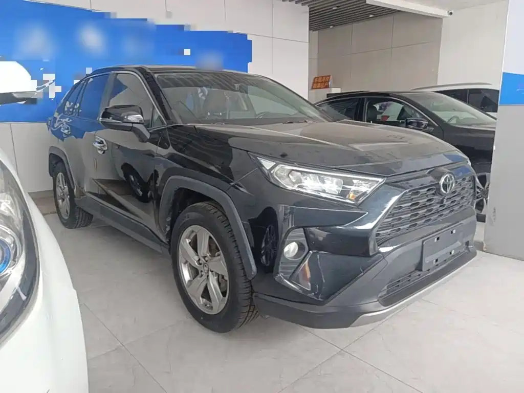Toyota RAV4 — фото 4