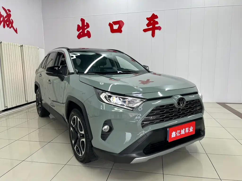 Toyota RAV4 — фото 3