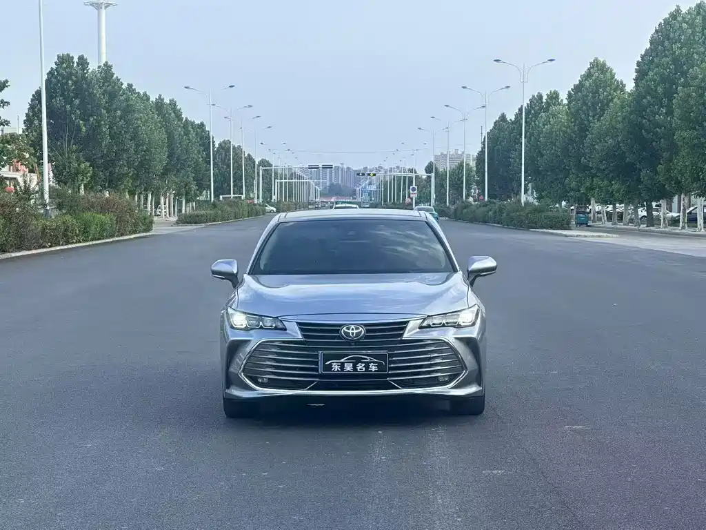 Toyota Avalon — фото 2