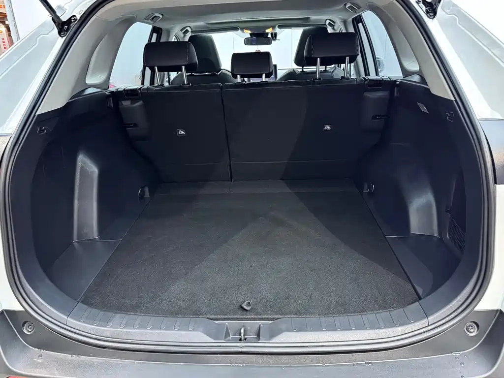 Toyota RAV4 — фото 23
