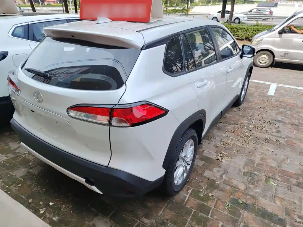 Toyota Corolla Cross — фото 11