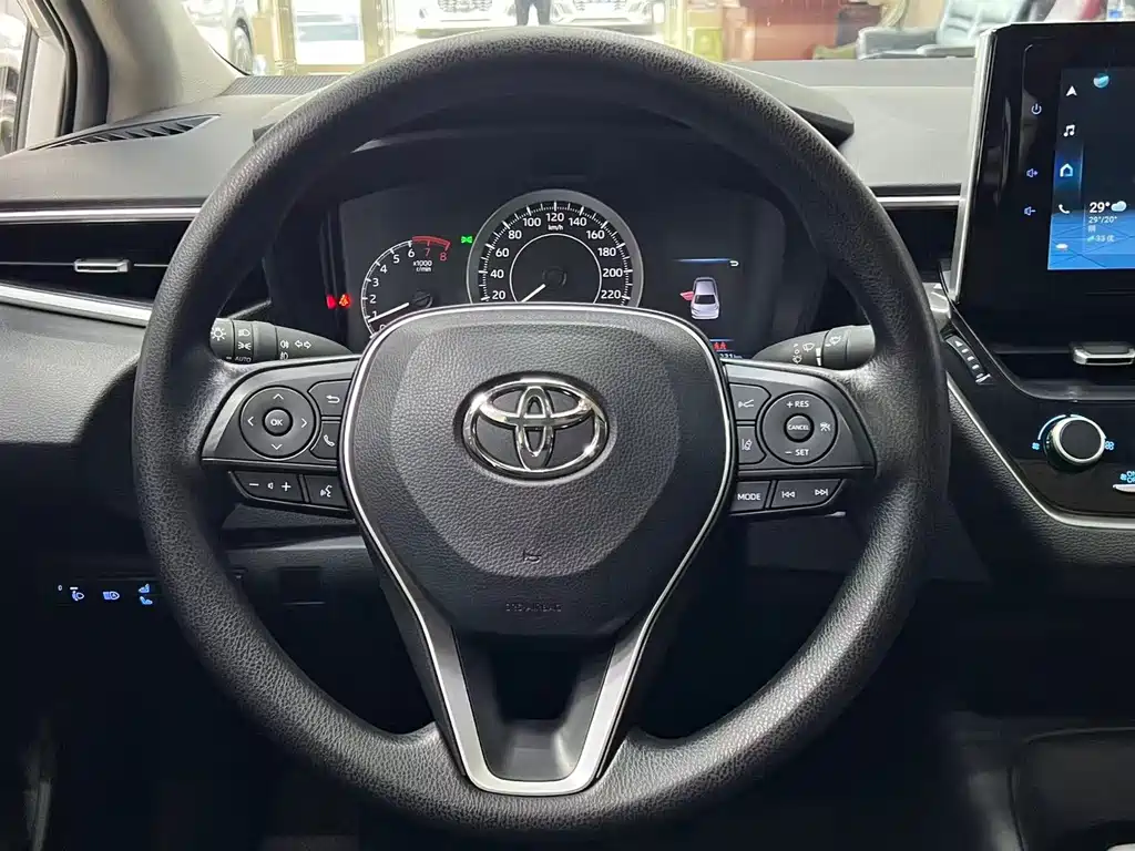 Toyota Corolla — фото 9