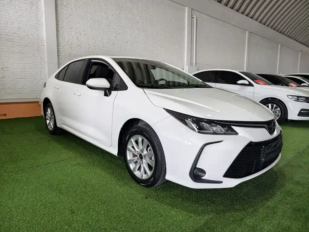 Toyota Corolla — фото 3