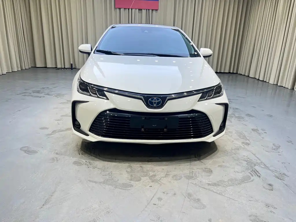 Toyota Corolla — фото 2