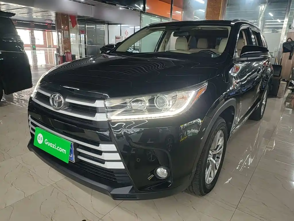 Toyota Highlander — фото 2