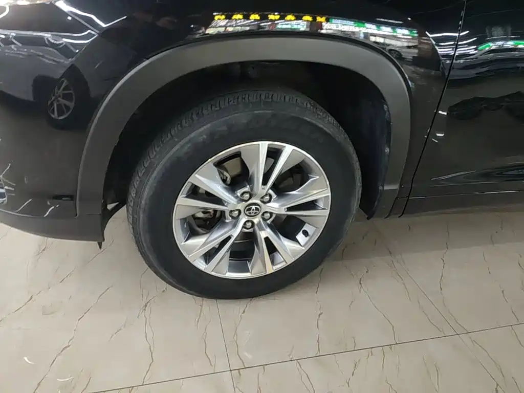 Toyota Highlander — фото 23