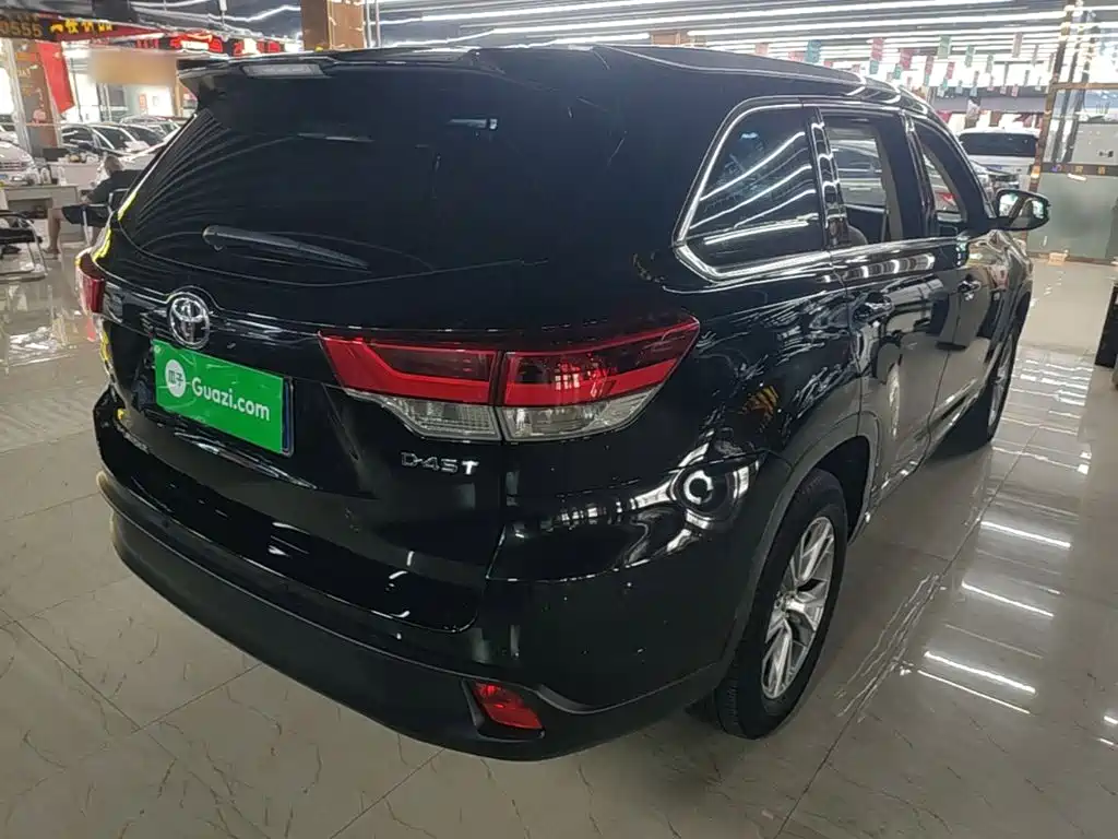 Toyota Highlander — фото 7