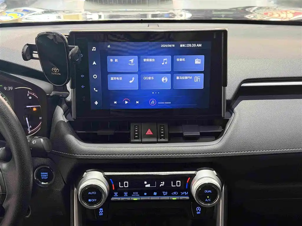 Toyota RAV4 — фото 15