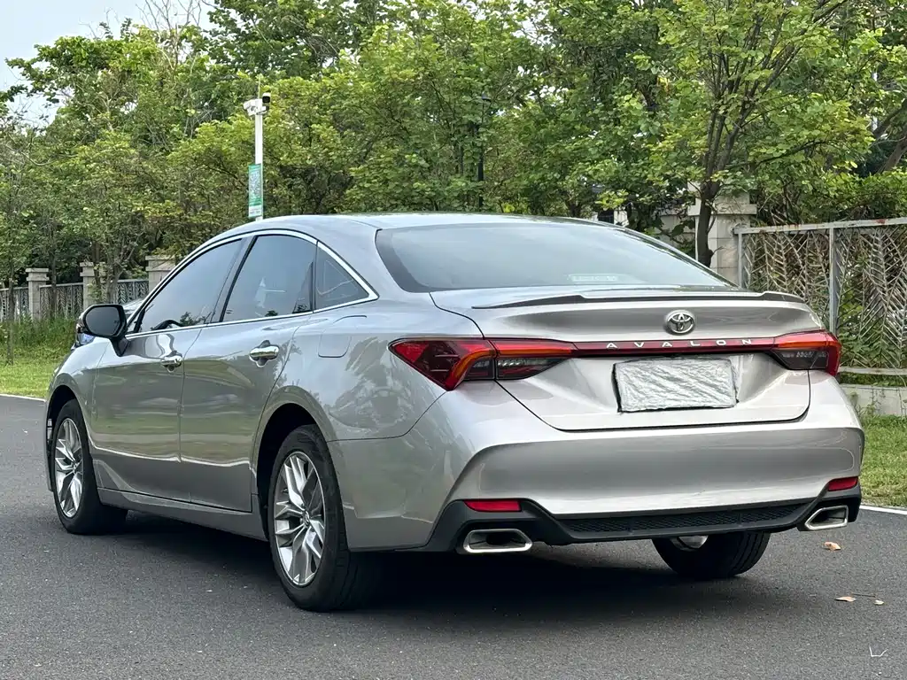 Toyota Avalon — фото 4