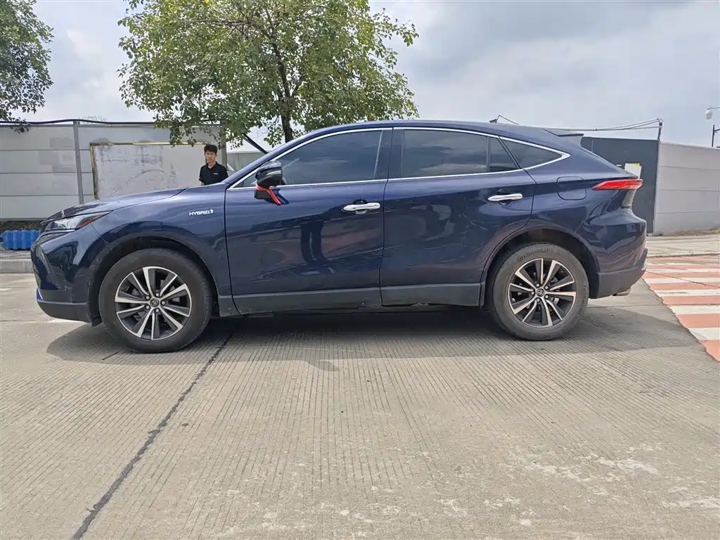 Toyota Harrier — фото 3