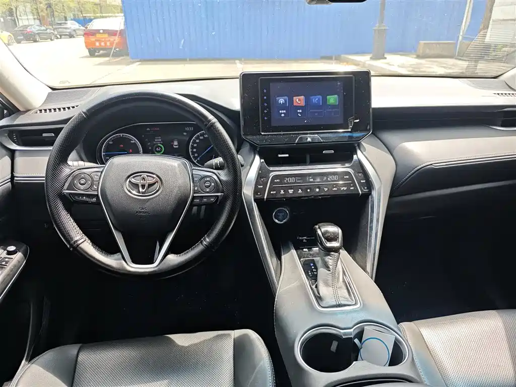 Toyota Harrier — фото 6