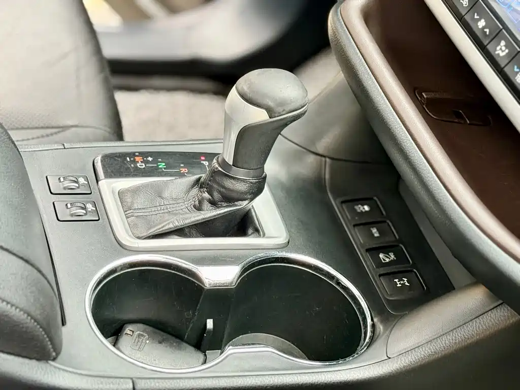 Toyota Highlander — фото 15