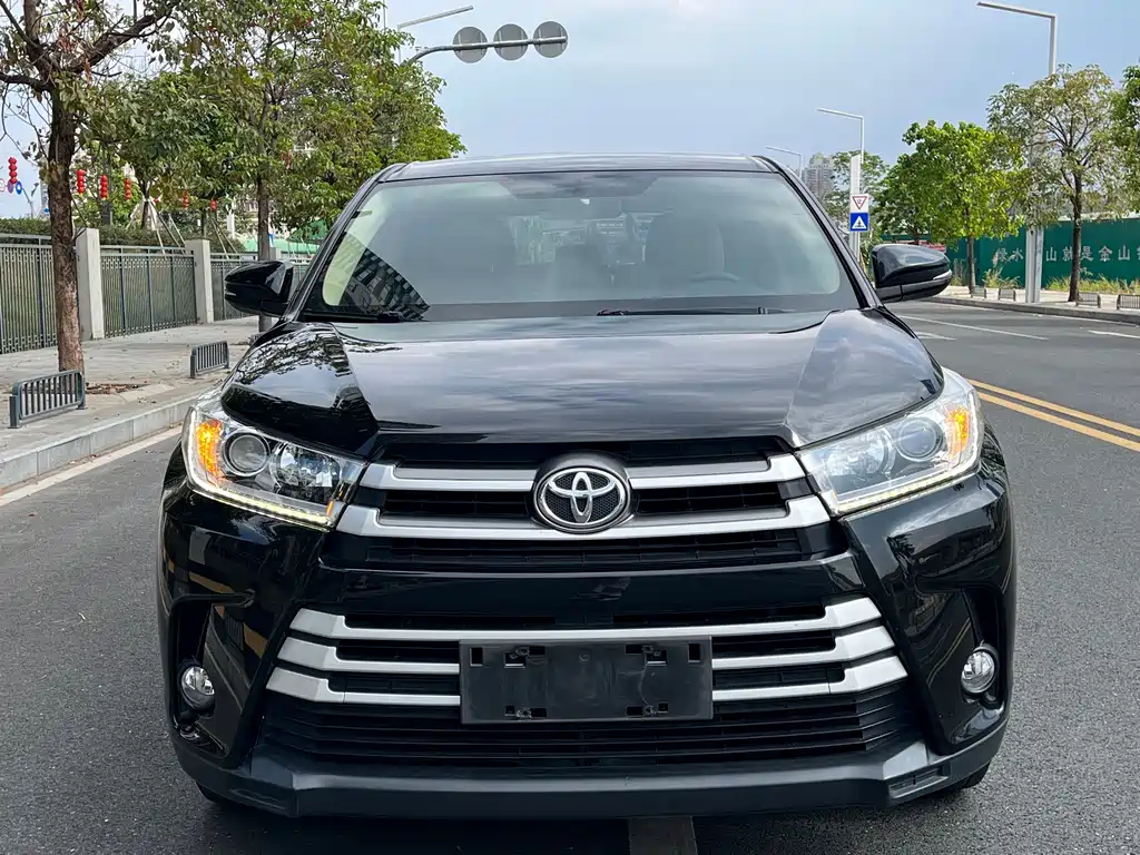 Toyota Highlander — фото 2