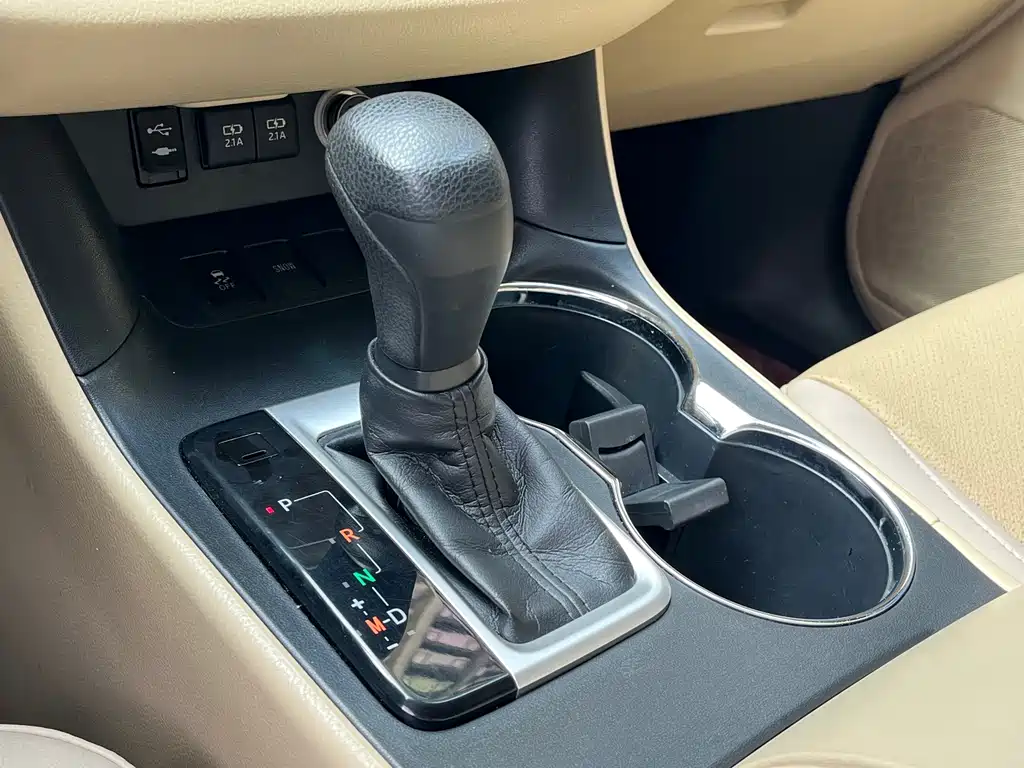 Toyota Highlander — фото 13