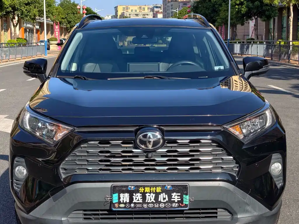 Toyota RAV4 — фото 2