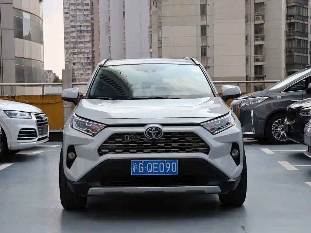 Toyota RAV4 — фото 2